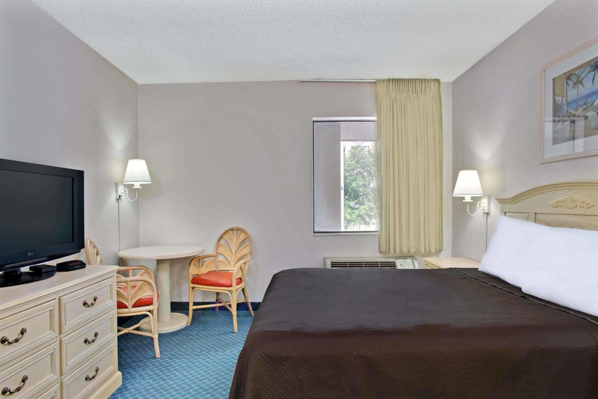 Travelodge By Wyndham Orlando Downtown Centroplex Exterior photo